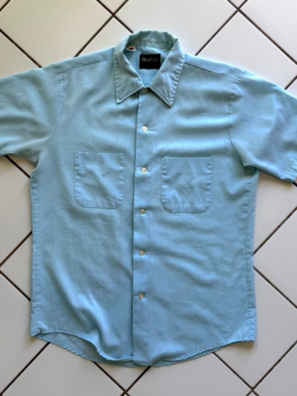DeeCee Light Blue Short-Sleeve Shirt (Men’s M)